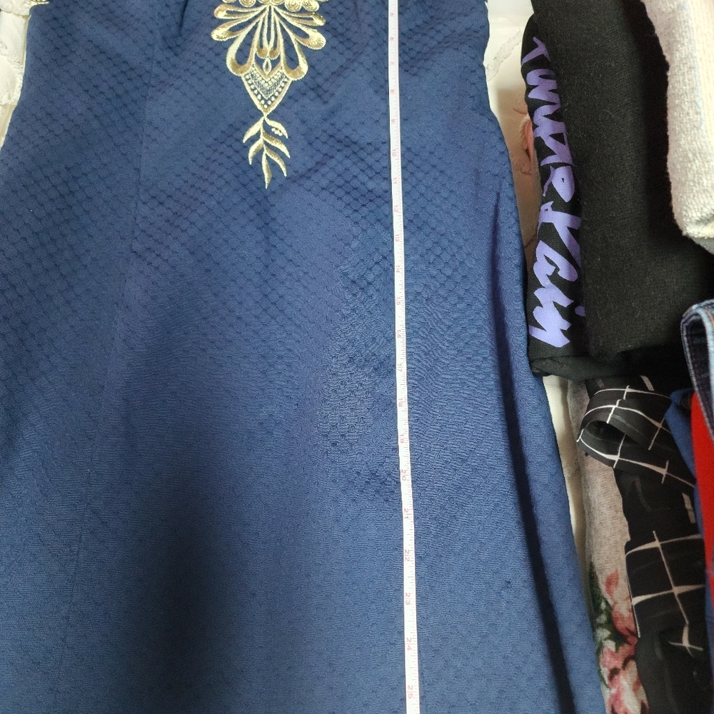 Dress - Picture 7 of 8